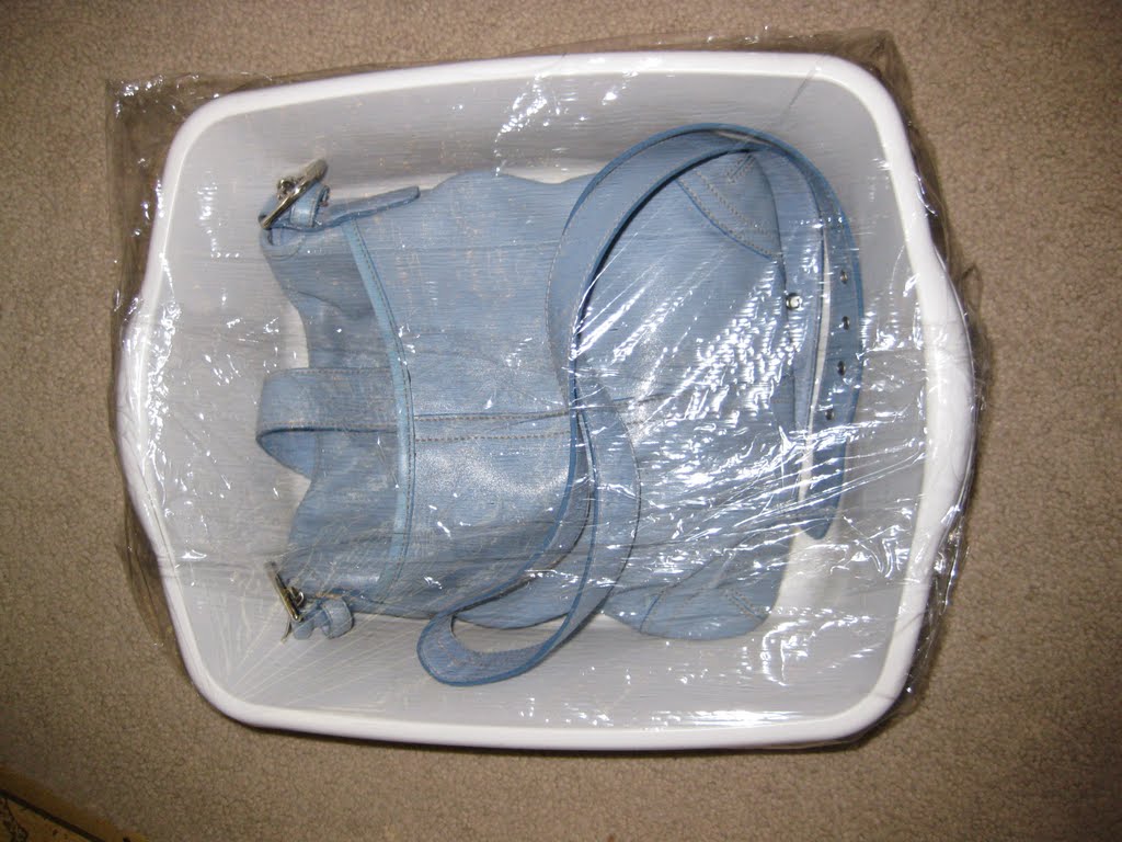 2 by 15: Cleaning a leather handbag